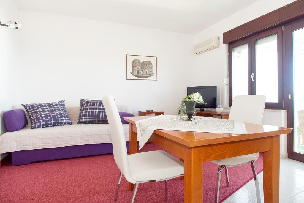 Beach Guesthouse Mediteran Podstrana Habitación foto